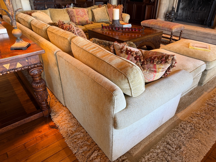 Large Upholstered Sectional Sofa 138' X 168' X 113' With 40' Seat Depth And 35'H [Photo 4]