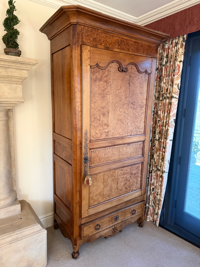 Stunning Antique Louis XV Wooden Wardrobe Cabinet Armoire 40W X 27D X 91H [Photo 3]