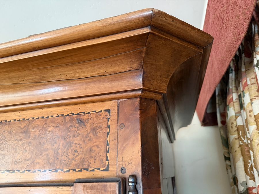 Stunning Antique Louis XV Wooden Wardrobe Cabinet Armoire 40W X 27D X 91H [Photo 12]