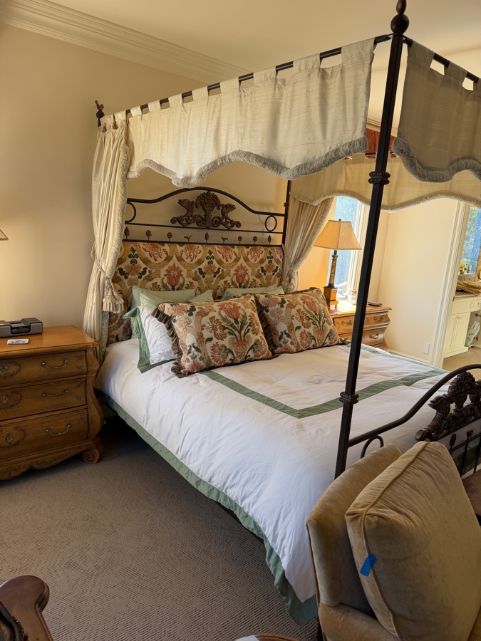 Fabulous Metal Canopy Bed With Bedding, Pillows And California King Mattress 72 X 84 [Photo 4]