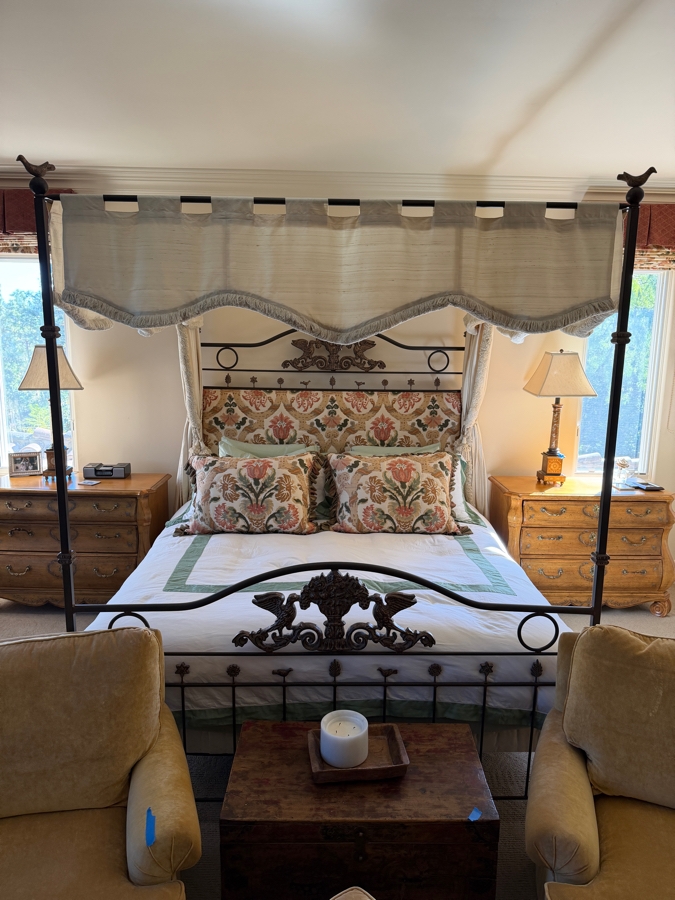 Fabulous Metal Canopy Bed With Bedding, Pillows And California King Mattress 72 X 84 [Photo 3]