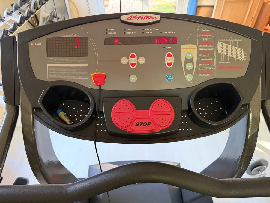 Life Fitness T7i Treadmill 32W X 79D X 60H [Photo 4]