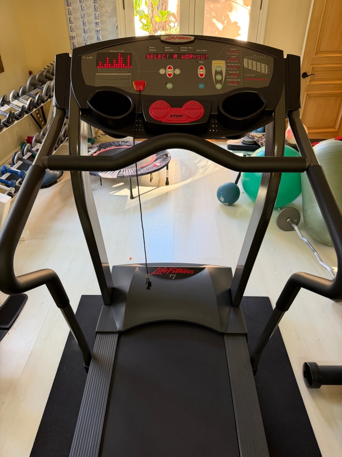 Life Fitness T7i Treadmill 32W X 79D X 60H [Photo 2]