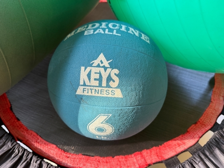 Urban Rebounding Mini Trampoline, (3) Gym Balls And 6lb Medicine Ball [Photo 4]