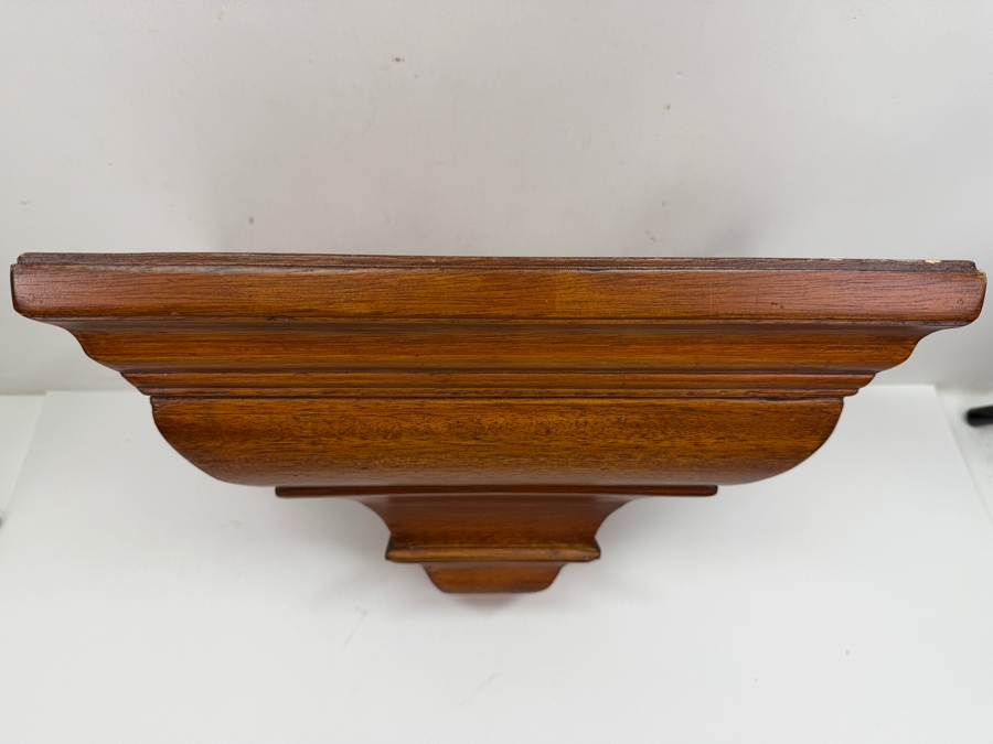 Corbel-Style Display Shelf 14'W X 9'D X 8'H (RSF) [Photo 2]