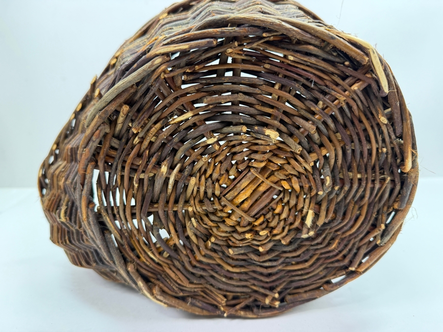 Vintage La Vannerie D'antan Handwoven Wicker Basket For Storing Potatoes And Onions 12'W X 13'H (RSF) [Photo 8]