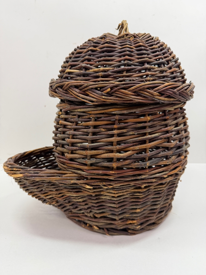 Vintage La Vannerie D'antan Handwoven Wicker Basket For Storing Potatoes And Onions 12'W X 13'H (RSF) [Photo 4]