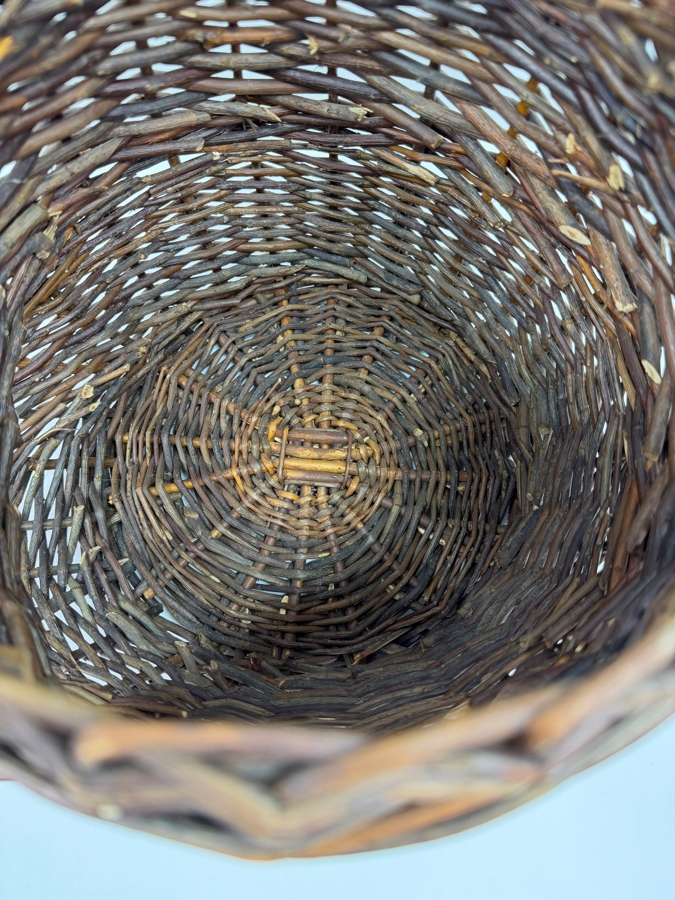 Vintage La Vannerie D'antan Handwoven Wicker Basket For Storing Potatoes And Onions 12'W X 13'H (RSF) [Photo 7]