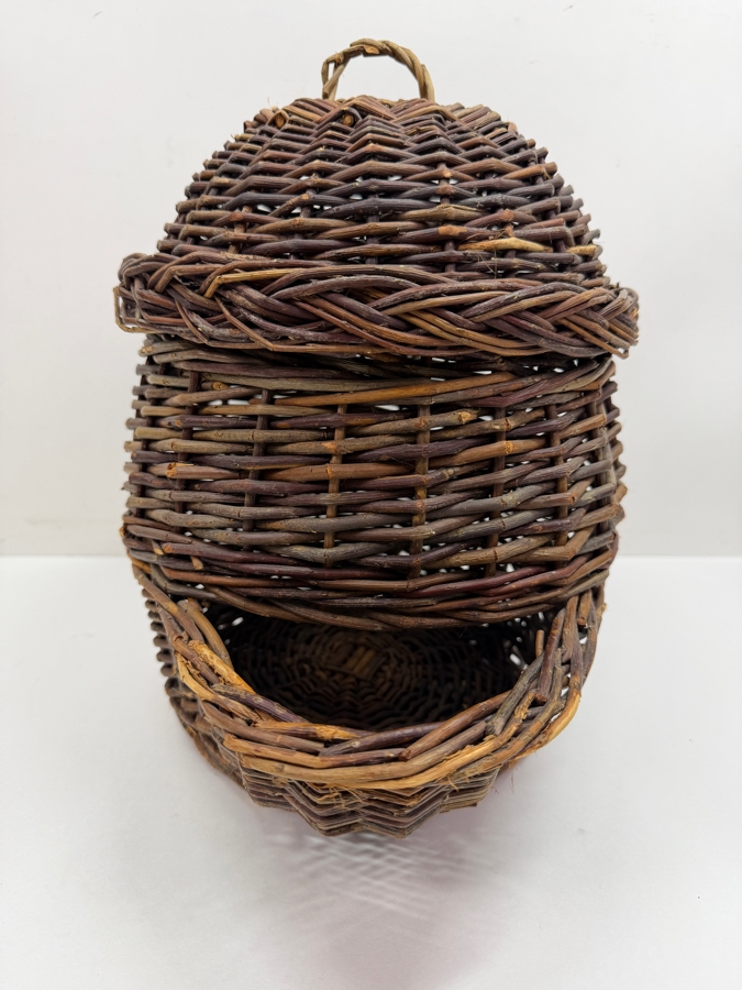 Vintage La Vannerie D'antan Handwoven Wicker Basket For Storing Potatoes And Onions 12'W X 13'H (RSF) [Photo 3]