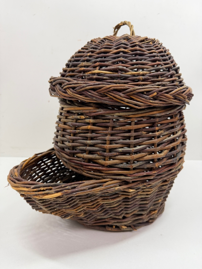 Vintage La Vannerie D'antan Handwoven Wicker Basket For Storing Potatoes And Onions 12'W X 13'H (RSF) [Photo 2]