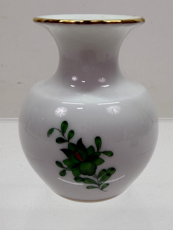 Herend Porcelain Bud Vase In The Chinese Bouquet Green Pattern With 24K Gold Accents On Rim 2.75'H (RSF)
 [Photo 3]