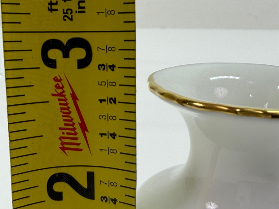 Herend Porcelain Bud Vase In The Chinese Bouquet Green Pattern With 24K Gold Accents On Rim 2.75'H (RSF)
 [Photo 5]