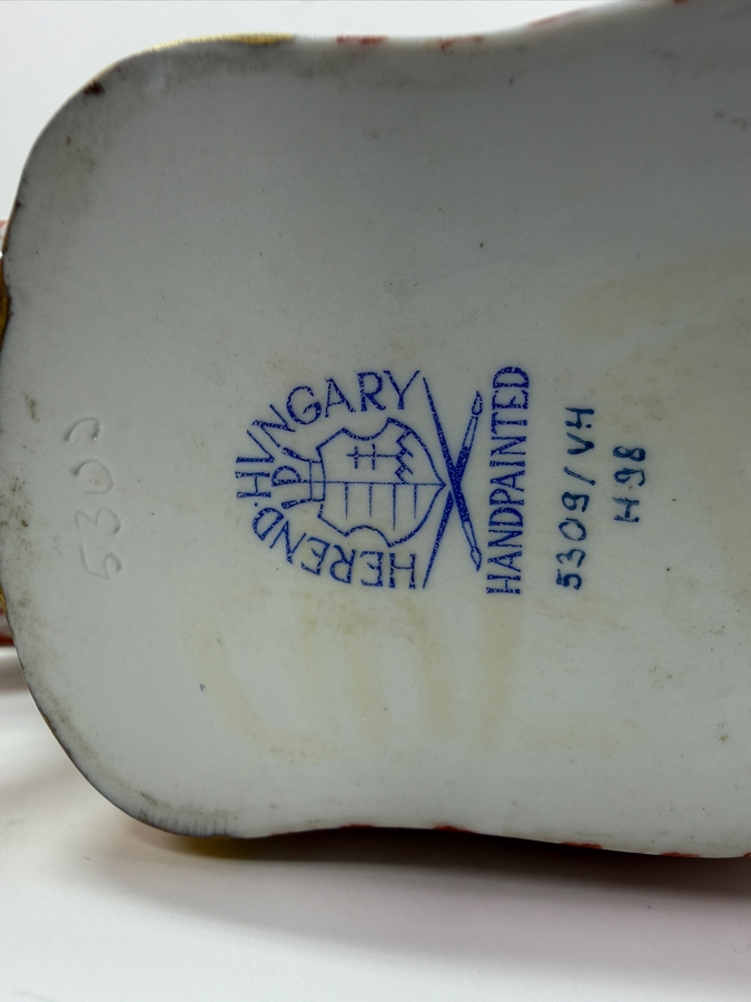 Vintage Herend Hungary Hand Painted Foo Dog / Guardian Lion Figurine With 24k Gold Accents And Rust Fishnet Pattern 6.5W X 6H Estimate $450-$800 (RSF) [Photo 6]