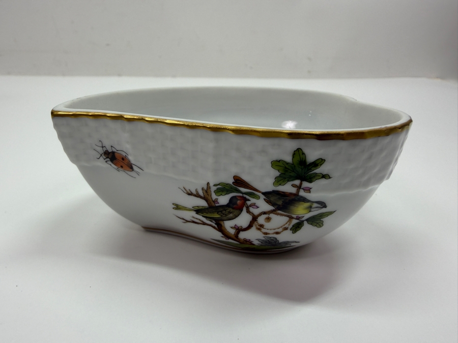 Herend Rothschild Bird Heart Shaped Hand-Painted Porcelain Lidded Trinket Box With 3D Rose Finials 4.5'W X 3.5'D (RSF) [Photo 5]