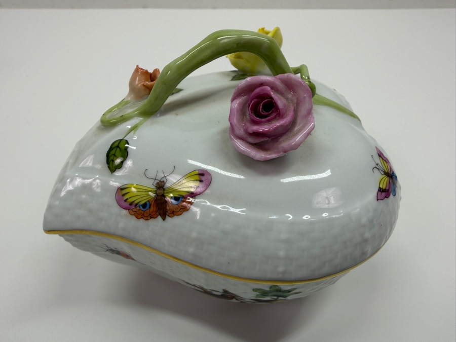 Herend Rothschild Bird Heart Shaped Hand-Painted Porcelain Lidded Trinket Box With 3D Rose Finials 4.5'W X 3.5'D (RSF) [Photo 3]