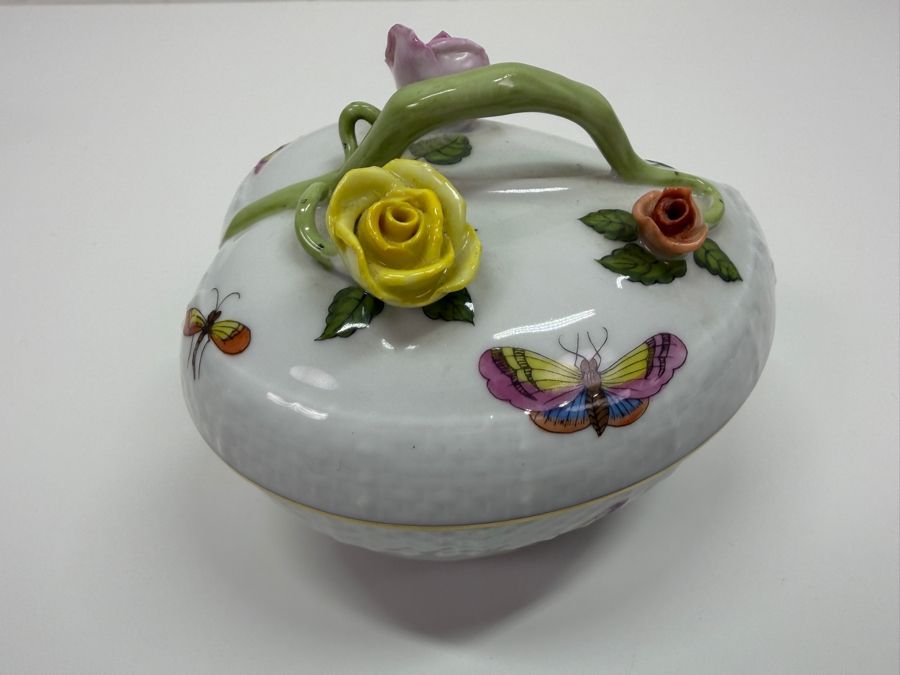 Herend Rothschild Bird Heart Shaped Hand-Painted Porcelain Lidded Trinket Box With 3D Rose Finials 4.5'W X 3.5'D (RSF) [Photo 2]