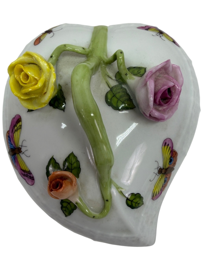 Herend Rothschild Bird Heart Shaped Hand-Painted Porcelain Lidded Trinket Box With 3D Rose Finials 4.5'W X 3.5'D (RSF)