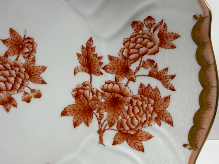 Herend Fortuna Rust Hand-Painted Porcelain Scalloped Serving Bowl With Butterflies And Gold Trim 10.75'W (RSF) [Photo 4]