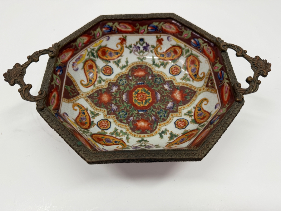Pair Of Chinese Porcelain Export Bowls With Metal Ornamentation 9W And 7W (RSF) [Photo 2]