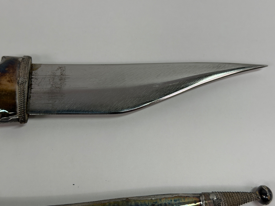 .900 Silver Handle & Sheath Signed Arabic Knife Dagger With Case Weighs 200.2g Dated 2006 6' Blade Length / 11' Overall Length (RSF) [Photo 10]