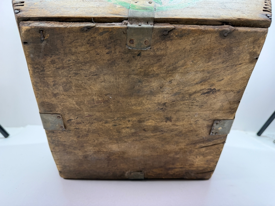 Antique Chinese Wooden Rice Measure Bucket Dou With Hand-Painted Designs With Heart And Floral Motifs 13W X 13D X 10H (RSF) [Photo 12]