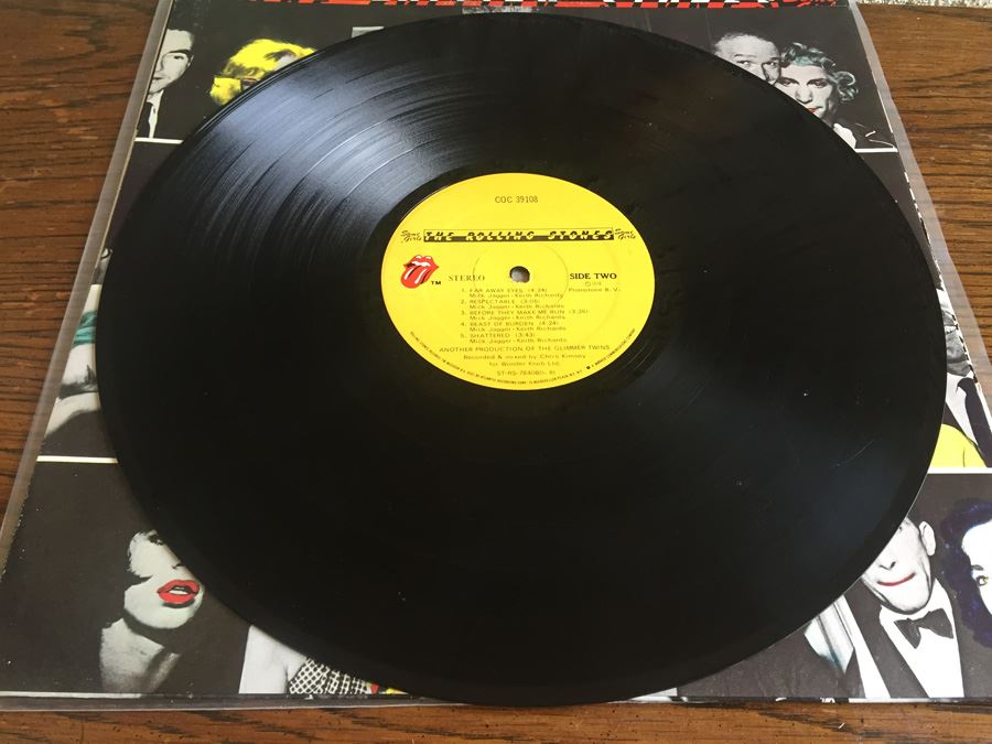 Rolling Stones, The ‎- Some Girls - Rolling Stones Records ‎- COC 39108 - 1st Version (Die Cut with Celebrity Faces) [Photo 7]