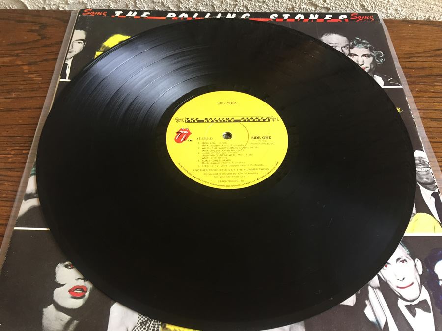 Rolling Stones, The ‎- Some Girls - Rolling Stones Records ‎- COC 39108 - 1st Version (Die Cut with Celebrity Faces) [Photo 5]