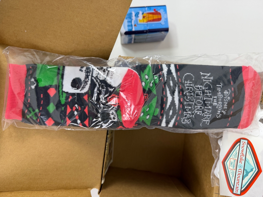 Funko Disney Treasures Snowflake Mountain Subscription Box Featuring Bambi On Ice Exclusive Pop! Vinyl Figure And Beauty And The Beast Enchanted Rose Mystery Mini Collector Tin [Photo 10]