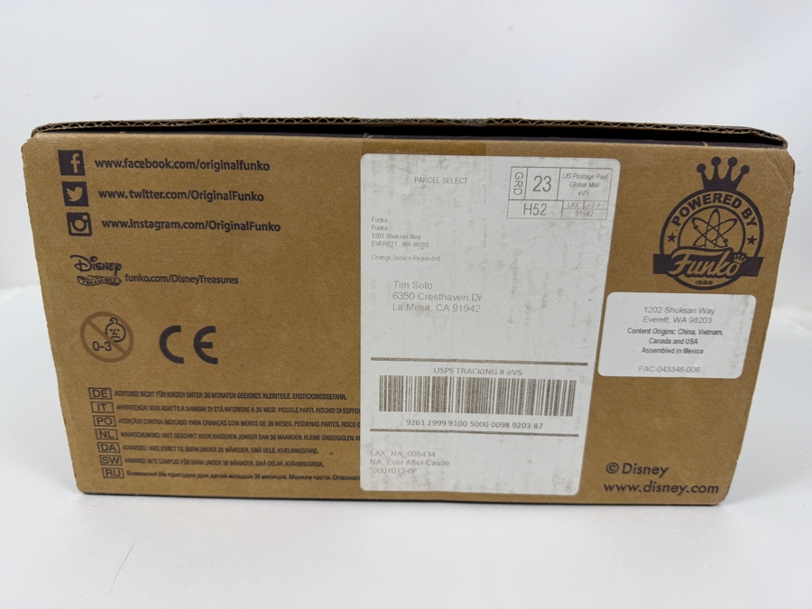 Funko Disney Treasures Ever After Castle Subscription Box Featuring Ariel And Prince Eric Wedding 2-Pack Pop! Figures And Tramp Pocket Pop! Keychain [Photo 11]