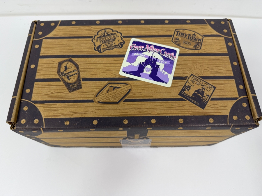 Funko Disney Treasures Ever After Castle Subscription Box Featuring Ariel And Prince Eric Wedding 2-Pack Pop! Figures And Tramp Pocket Pop! Keychain [Photo 9]