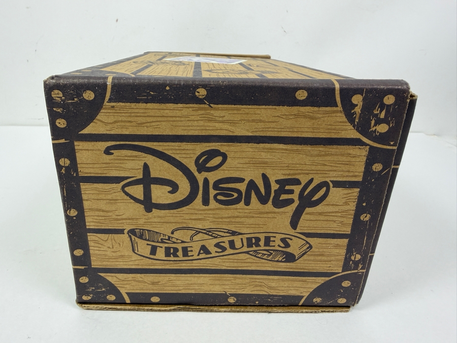 Funko Disney Treasures Ever After Castle Subscription Box Featuring Ariel And Prince Eric Wedding 2-Pack Pop! Figures And Tramp Pocket Pop! Keychain [Photo 10]