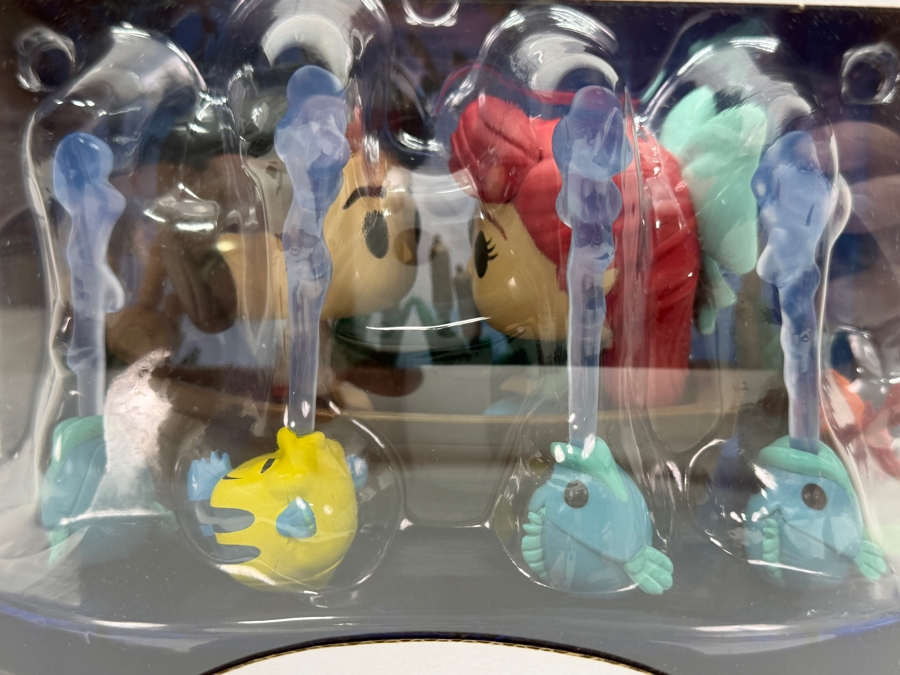 Funko Pop! Disney The Little Mermaid Kiss The Girl #546 Target Exclusive Movie Moments Featuring Ariel And Prince Eric In Their Boat With Sebastian And Flounder [Photo 2]