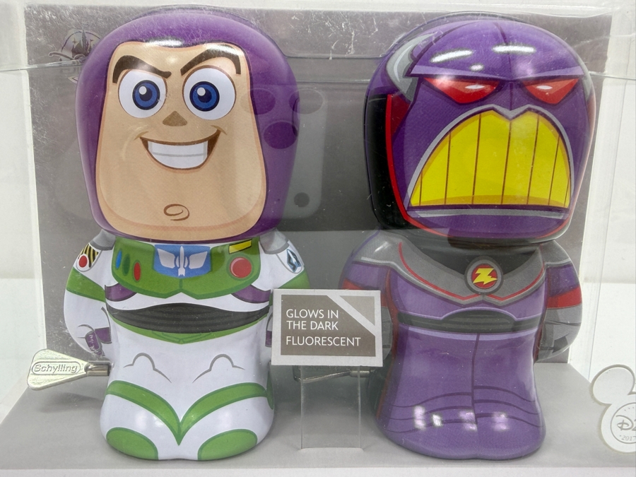 Pixar Animation Studios Series Buzz Lightyear & Zurg Tin Wind-Up Set - Limited Edition 1500 - 2017 D23 Expo Exclusive - Glow In The Dark Fluorescent Tin Walkers By Schylling [Photo 2]
