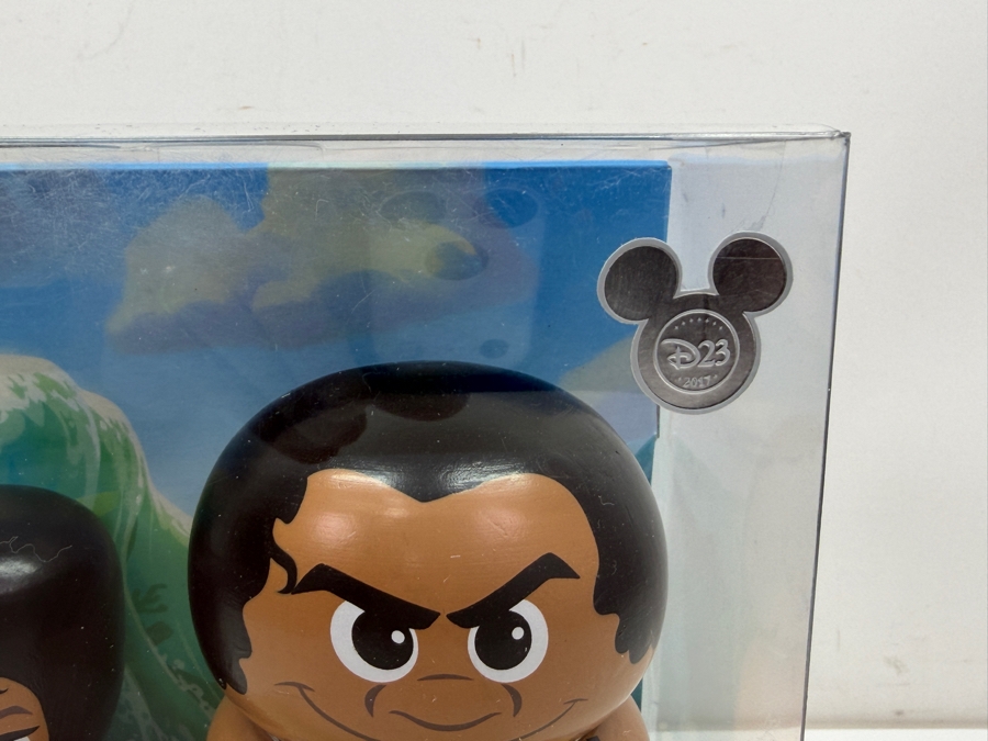 Disney Moana & Maui Wooden Collectible Set - 2017 D23 Expo Exclusive - Limited Edition 300 - Hand-Painted Nesting Doll Style Figures [Photo 4]