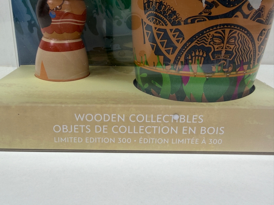 Disney Moana & Maui Wooden Collectible Set - 2017 D23 Expo Exclusive - Limited Edition 300 - Hand-Painted Nesting Doll Style Figures [Photo 3]