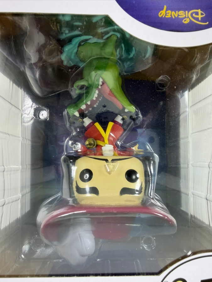 Funko Pop! Disney Villains Box - Peter Pan Movie Moment Hook And Tick-Tock #456 - Hot Topic Exclusive - Mystery Mini And Diablo Keychain Set [Photo 10]
