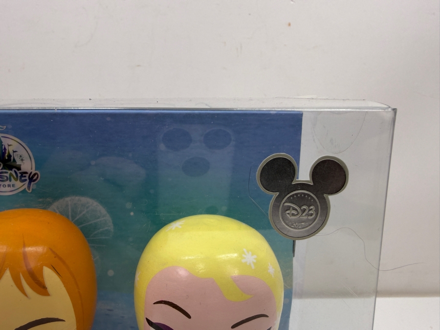 Disney D23 Expo 2017 Exclusive Frozen Anna & Elsa Wooden Collectible Figure Set - Disney Store Limited Edition 300  [Photo 4]