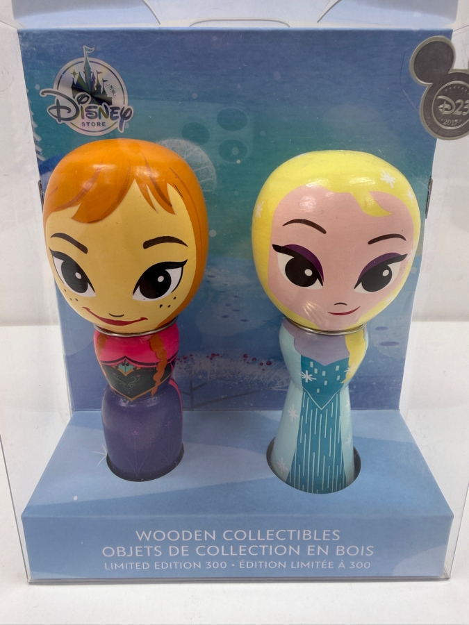Disney D23 Expo 2017 Exclusive Frozen Anna & Elsa Wooden Collectible Figure Set - Disney Store Limited Edition 300  [Photo 2]