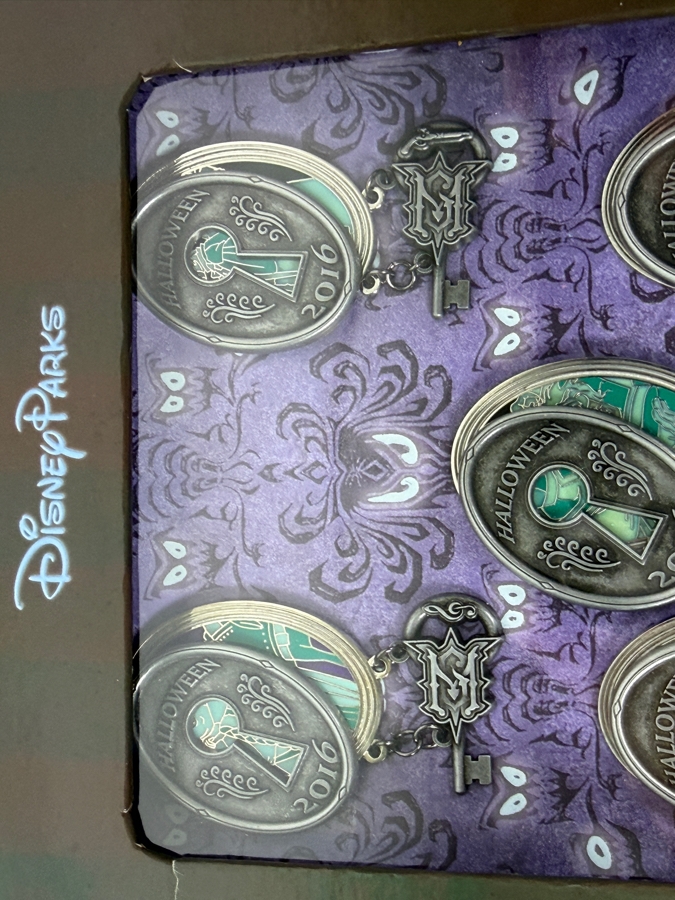 Disney Parks Haunted Mansion Halloween 2016 Lock And Key Mystery Pin Set - Limited Release - 5 Pin Collection On Themed Card - Disney Parks Exclusive [Photo 4]