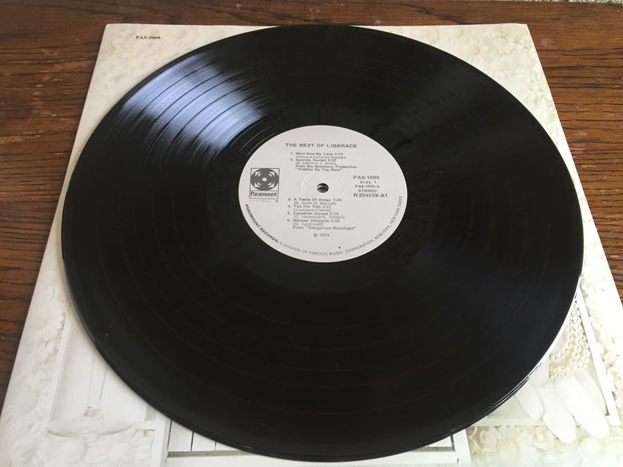 Liberace ‎- The Best Of Liberace - Paramount Records ‎- PAS-1009 - 2 × Vinyl [Photo 3]