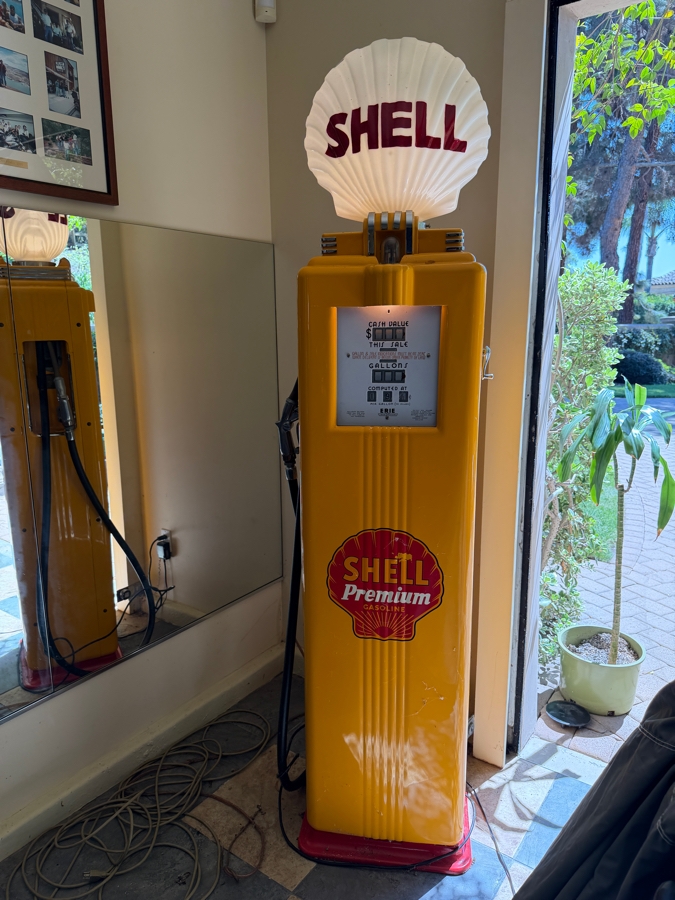 Authentic Restored Vintage Shell Gas Pump By Erie Meter Systems Model 70 Serial No. 96022 Circa 1930s/40s With Reproduction Top Globe 24W X 17D X 86H (RSF) [Photo 15]
