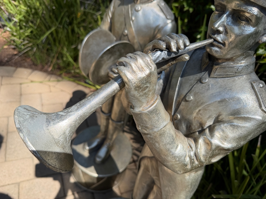 Set Of (4) Shinoda Silver Resin Marching Band Soldiers (Trumpet Has Been Repaired) 36'H Retails $394 (RSF) [Photo 5]