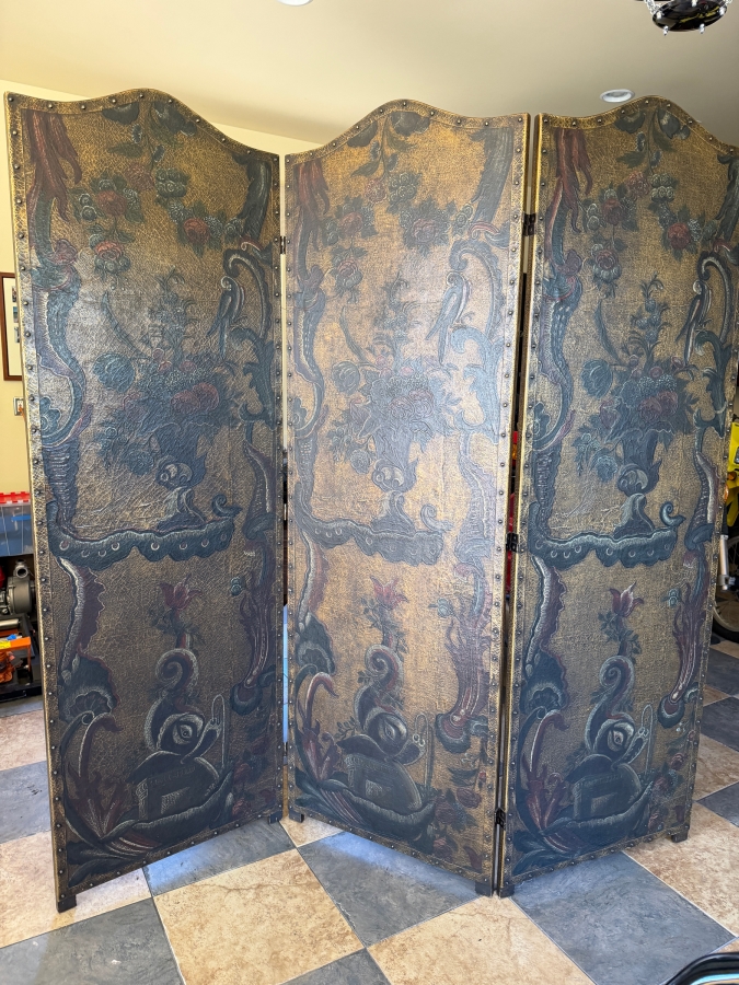 Just Added - Antiqued 3-Panel Wooden Room Divider With Painted Overlay Crackle Finish And Nailhead Trim [Photo 2]