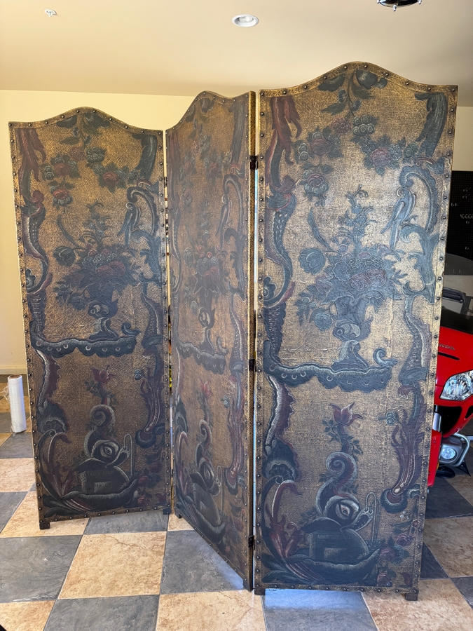 Just Added - Antiqued 3-Panel Wooden Room Divider With Painted Overlay Crackle Finish And Nailhead Trim [Photo 4]