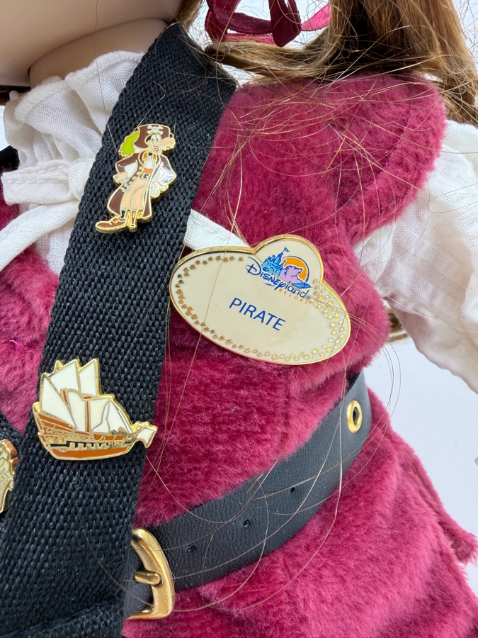 Marie Osmond Adora Belle Pirates Of The Caribbean Pin Trader Doll With Original Box And COA - Limited Edition 1000 - 2003 Disneyland Exclusive Vinyl Doll [Photo 5]