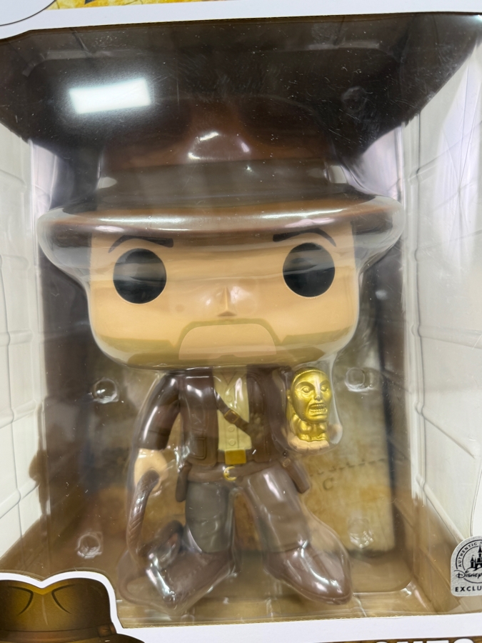 Funko Pop! Indiana Jones Adventure 10-Inch Super Sized #885 - Disney Parks Exclusive Jumbo Vinyl Bobblehead With Golden Idol Relic [Photo 2]