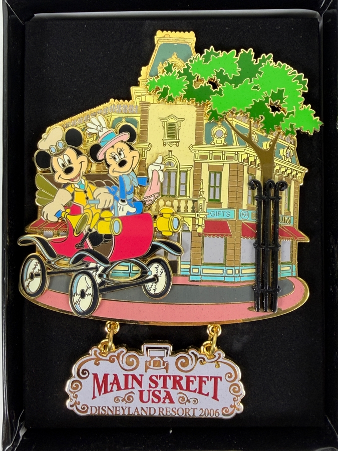 Disney DLR Featured Artist 2006 Mickey & Minnie Mouse Main Street USA Jumbo Slider Pin - Limited Edition 750 - Disneyland Resort Exclusive [Photo 3]