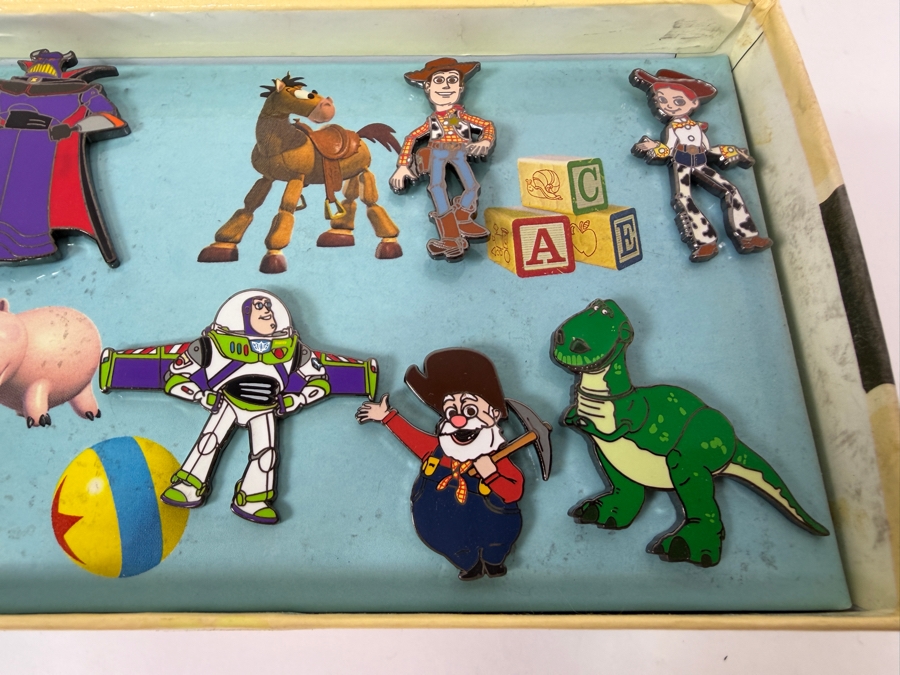 Disney Toy Story 2 Andy's Toy Box Covered Wagon Pin Set - Limited Edition 2500 - 7-Pin Character Collection [Photo 4]