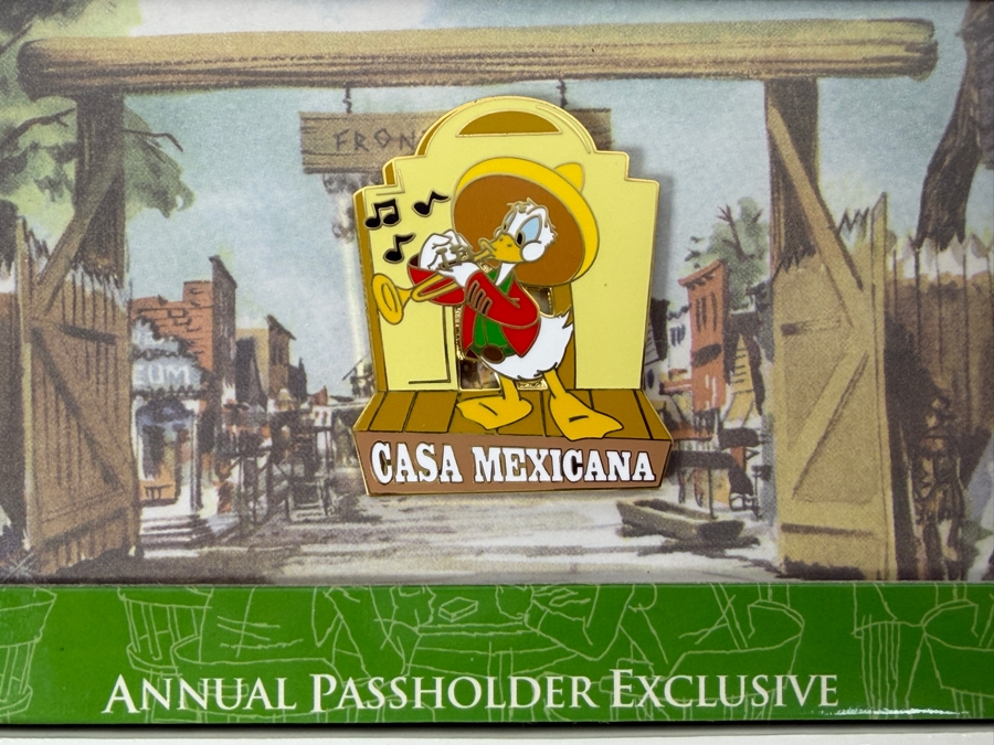 Disney Five Decades Of Disney Dining Donald Duck Casa Mexicana Boxed Pin - 2006 Disneyland Annual Passholder Exclusive - Limited Edition 10,000
 [Photo 4]