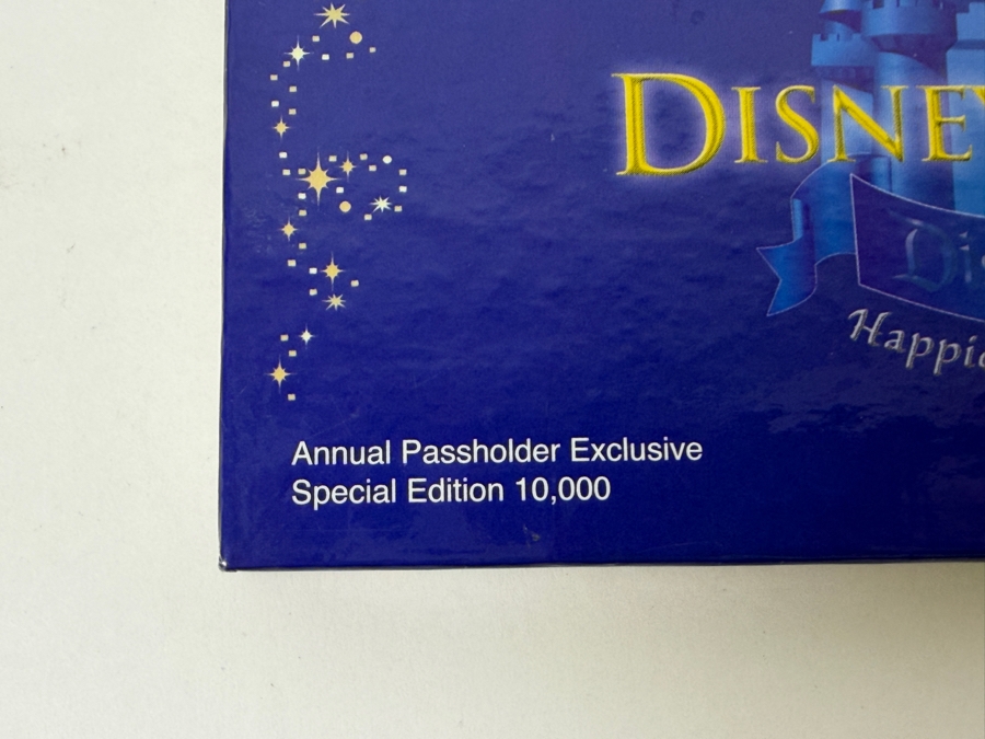 Disney Five Decades Of Disney Dining Donald Duck Casa Mexicana Boxed Pin - 2006 Disneyland Annual Passholder Exclusive - Limited Edition 10,000
 [Photo 6]